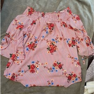 Off shoulder/on shoulder strip & floral blouse